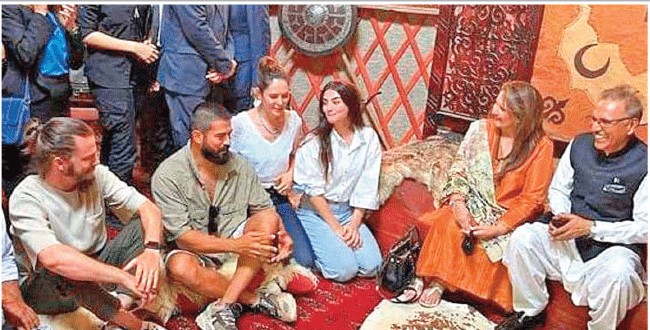 President Arif Alvi met with Kurulus Usman Cast