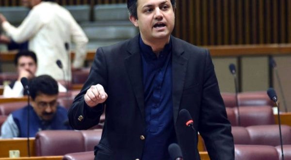 Hammad Azhar and Shahzeb Khanzada fight