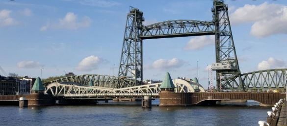 De Hef bridge in Rotterdam city