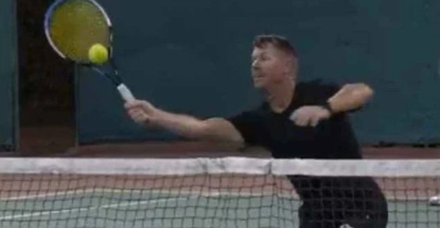 Australian cricketers play tennis in Karachi hotel