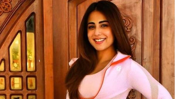 Ushna Shah bold pictures