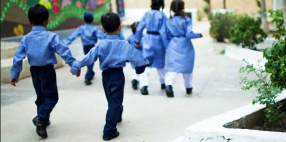 schools closed in lahore due to smog