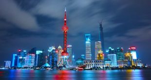 China lifts ban on group tours