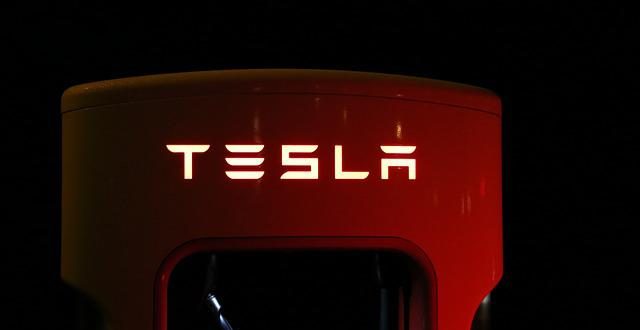 Tesla sales drop in France