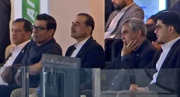 Gen Asim Munir enjoy PSL match