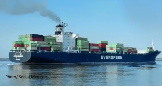 Greece Dockworkers refuse to unload murderous cargo