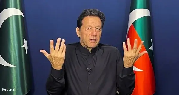 specialists to examine Imran Khan's eyesight