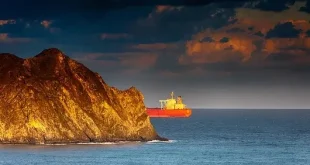 Pakistan starts oil imports via Red Sea