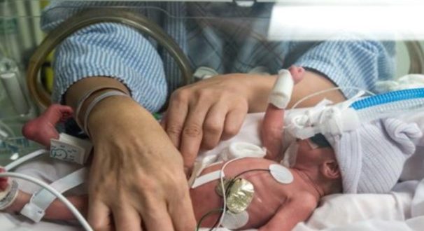 Mother's voice reduce pain in premature babies