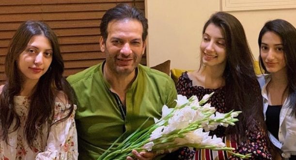 Actor Saleem Sheikh with family