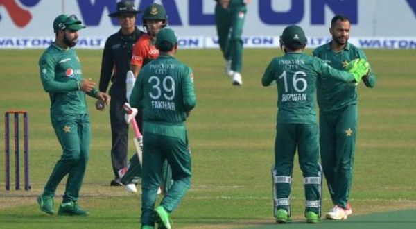 Pak beat Bangladesh in 1st T20I