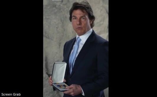 US Navy award for Tom Cruise
